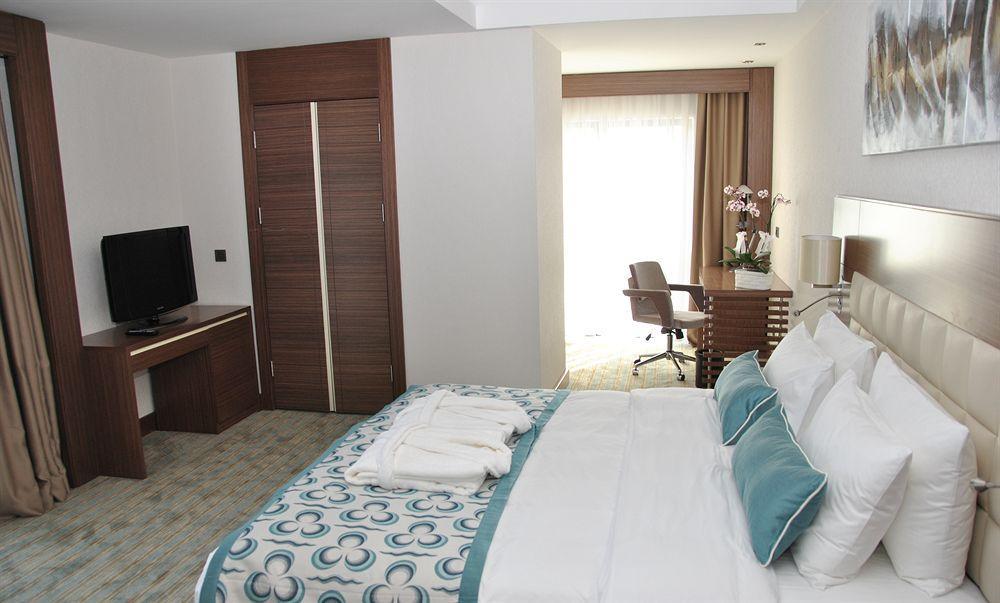 Holiday Inn Express Istanbul-Altunizade By Ihg Экстерьер фото