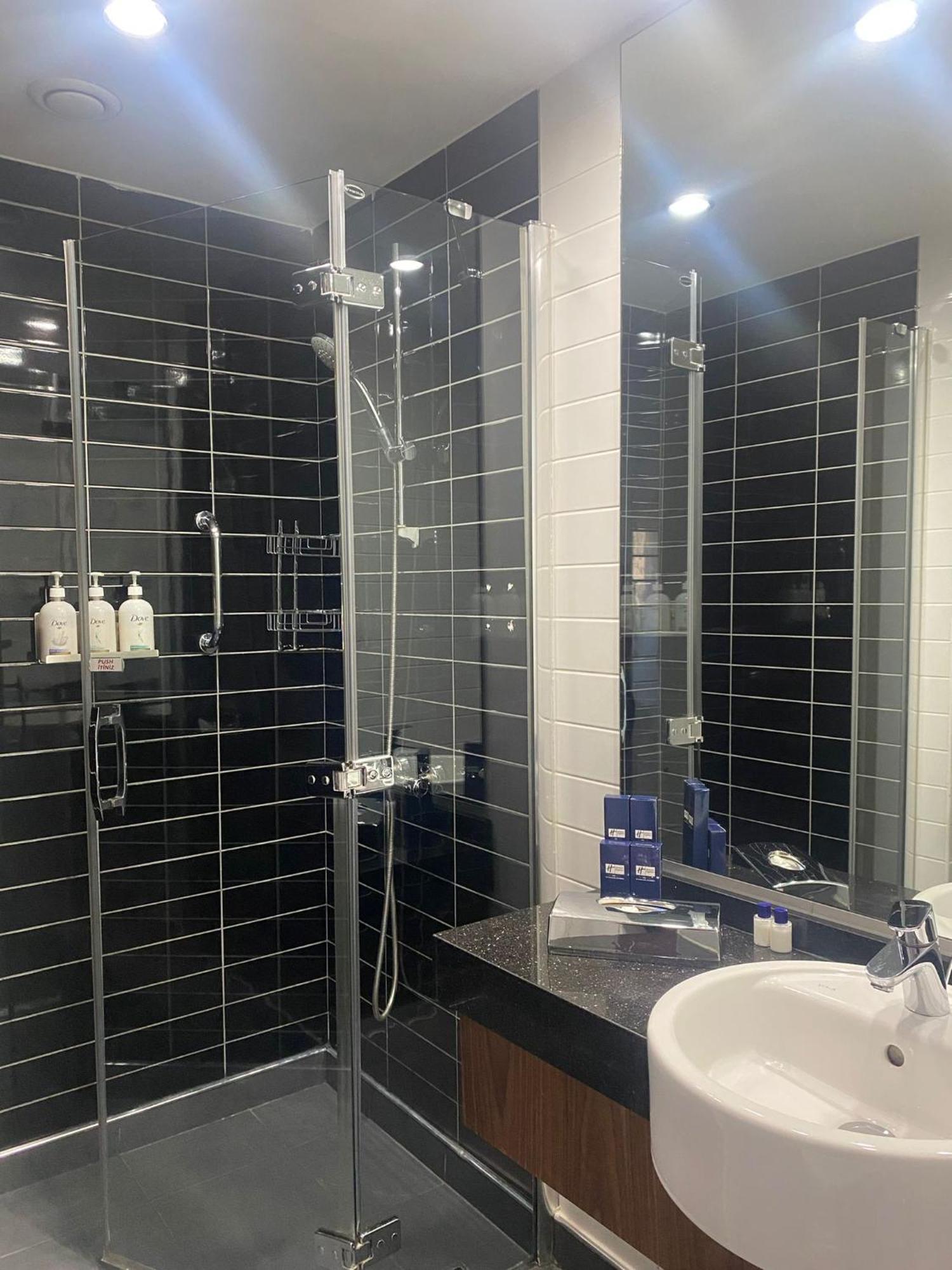 Holiday Inn Express Istanbul-Altunizade By Ihg Экстерьер фото