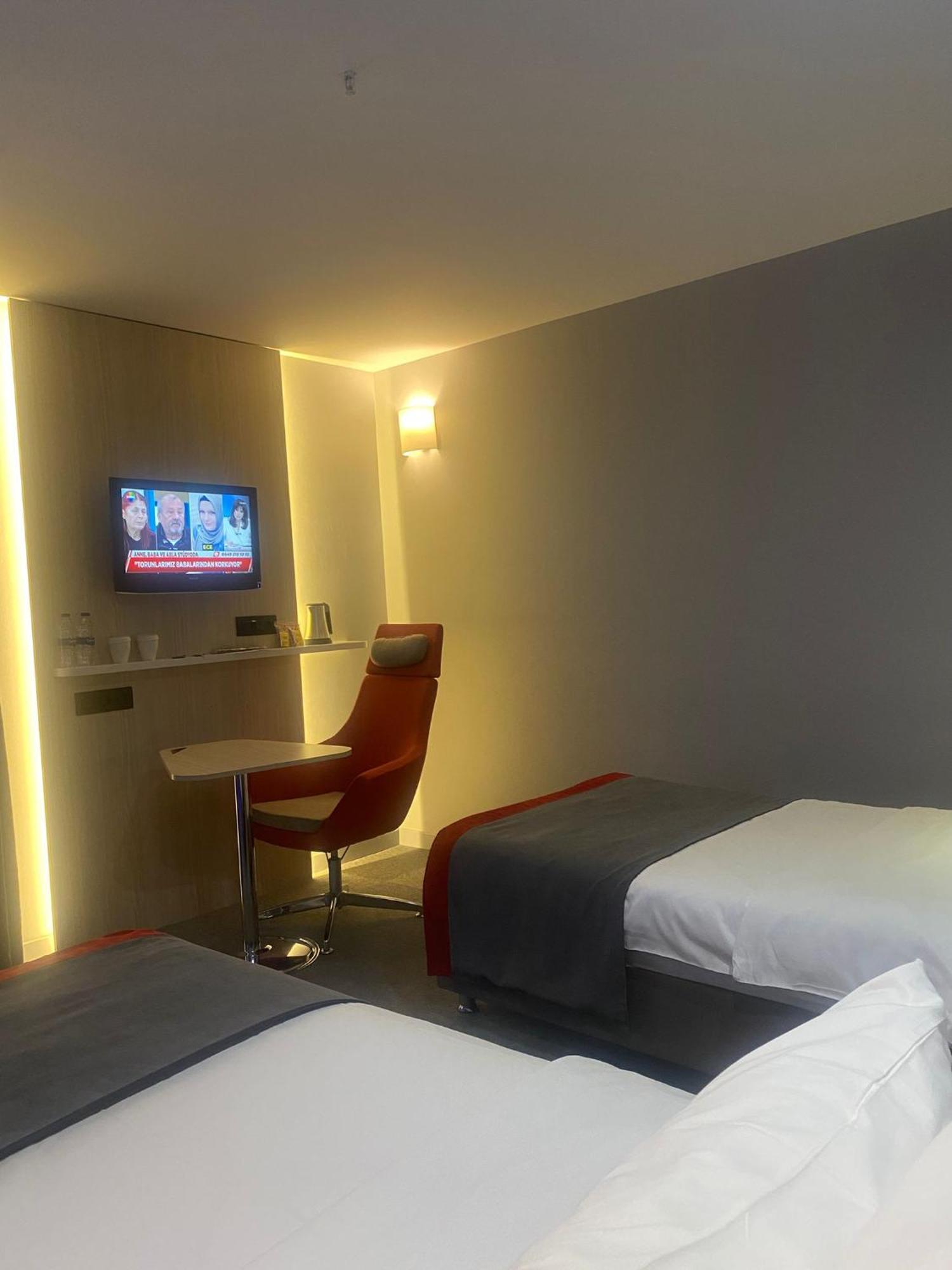 Holiday Inn Express Istanbul-Altunizade By Ihg Экстерьер фото