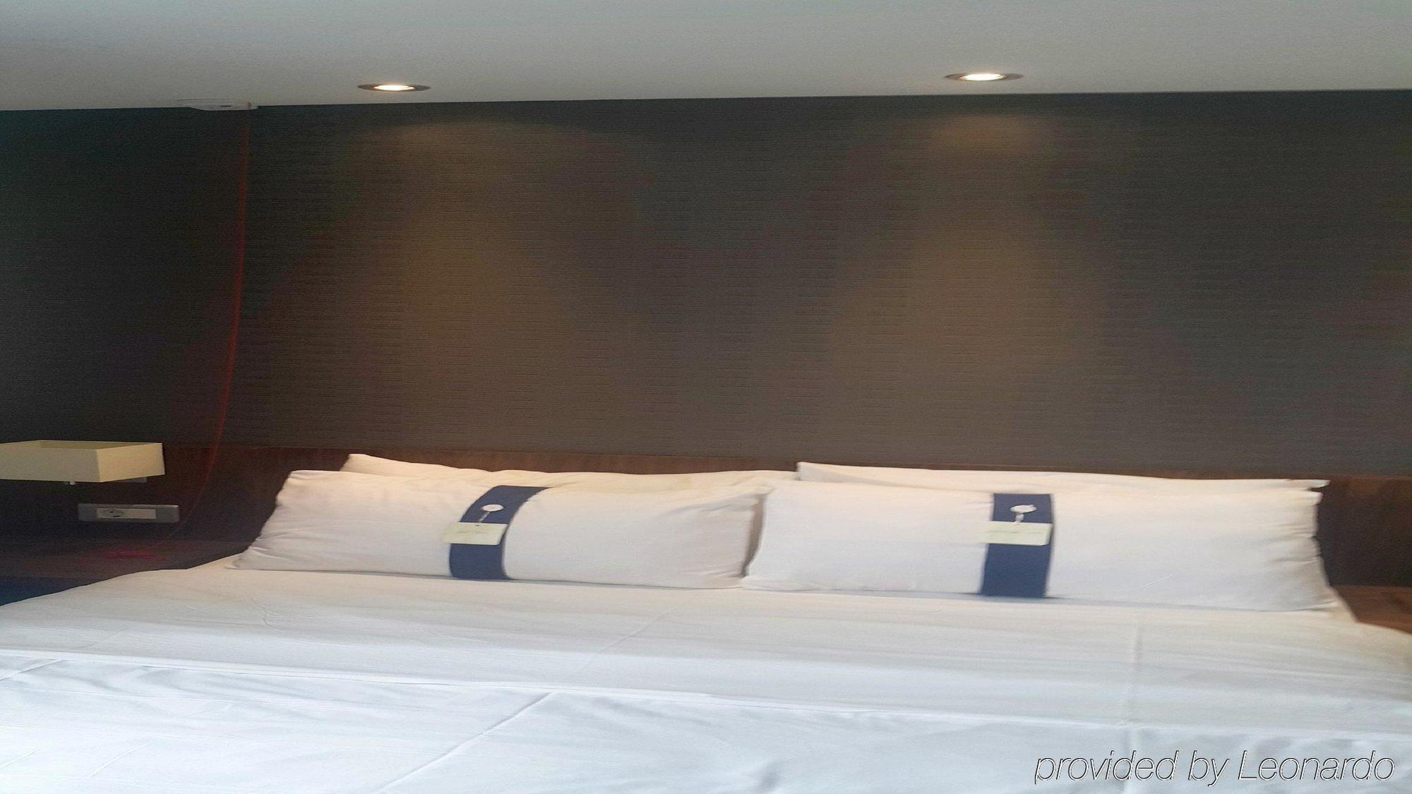Holiday Inn Express Istanbul-Altunizade By Ihg Экстерьер фото