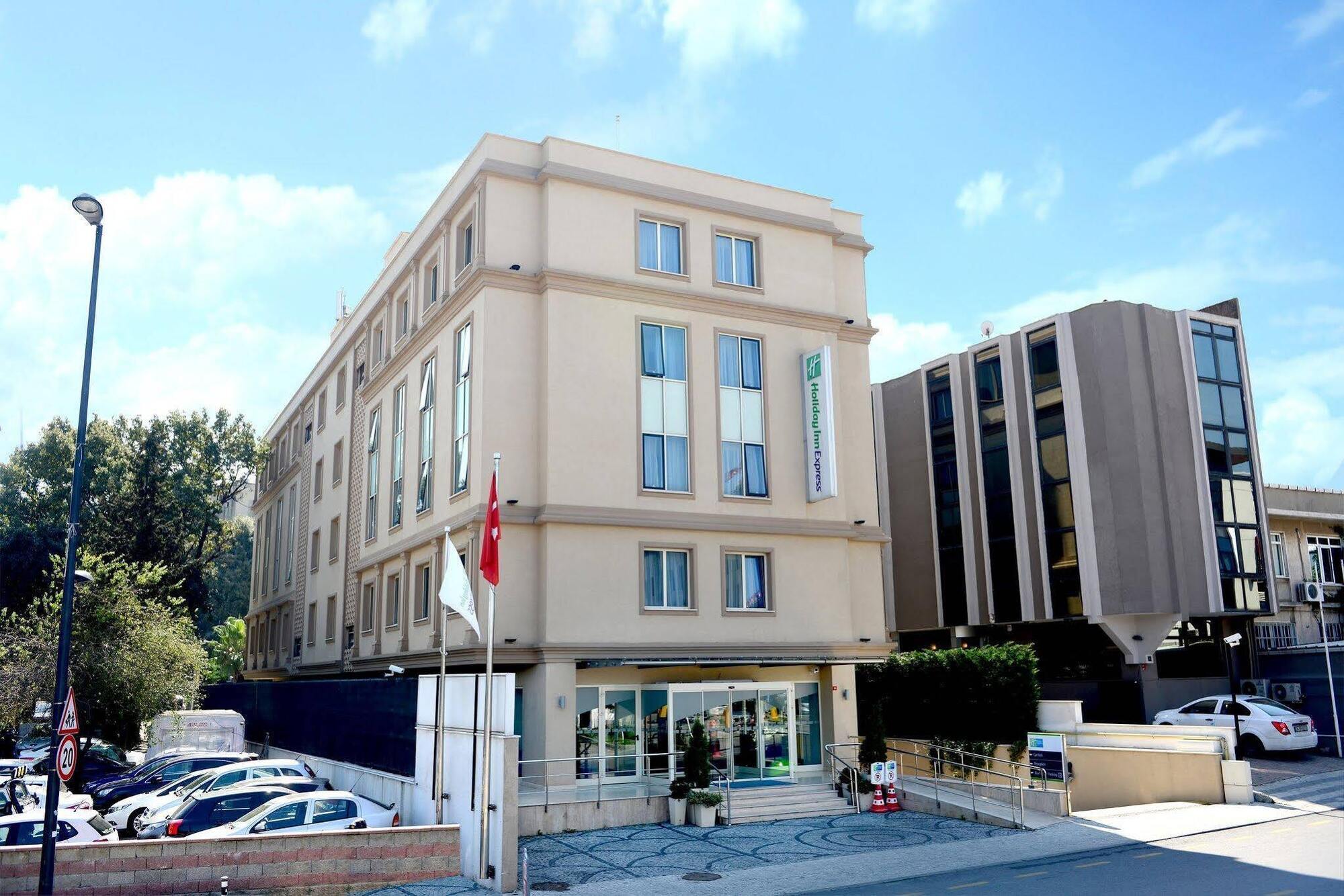 Holiday Inn Express Istanbul-Altunizade By Ihg Экстерьер фото